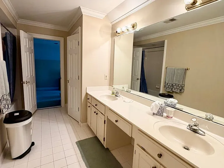 525 Brook Ave — Photo 14