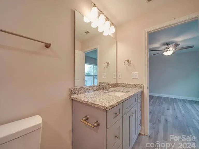 409 Grace Ave NW — Photo 11