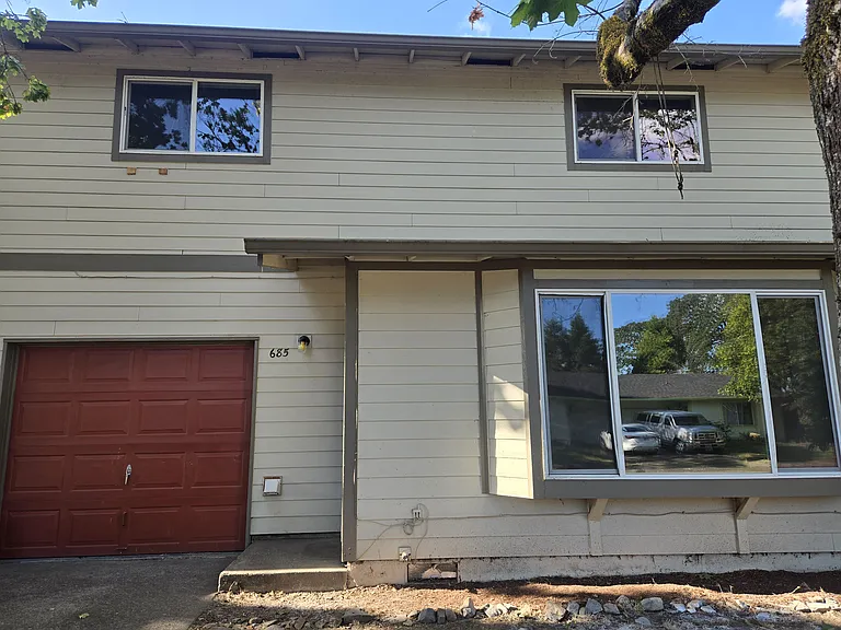 685 Manor Way — Photo 14