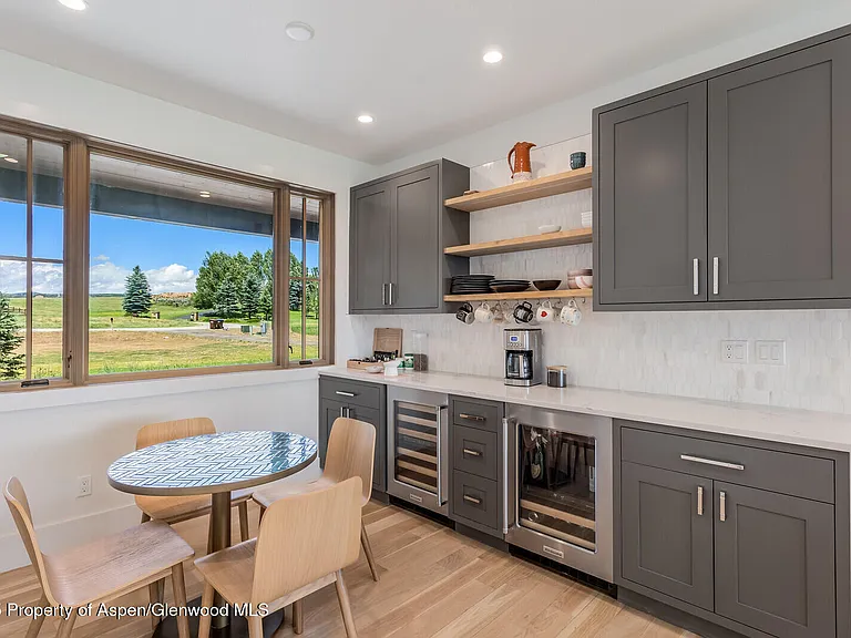 577 Fox Run Dr — Photo 15