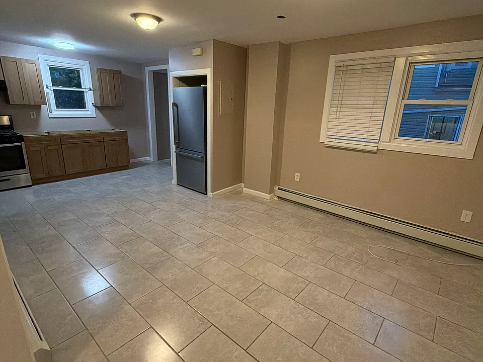 118 Redwood Ave