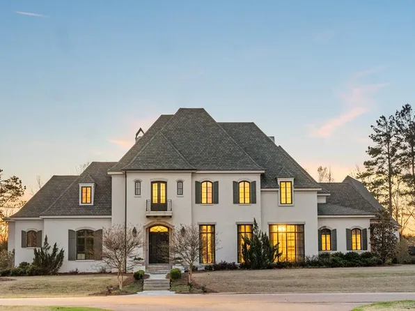 1165 E Wellsgate Dr, Oxford, MS 38655