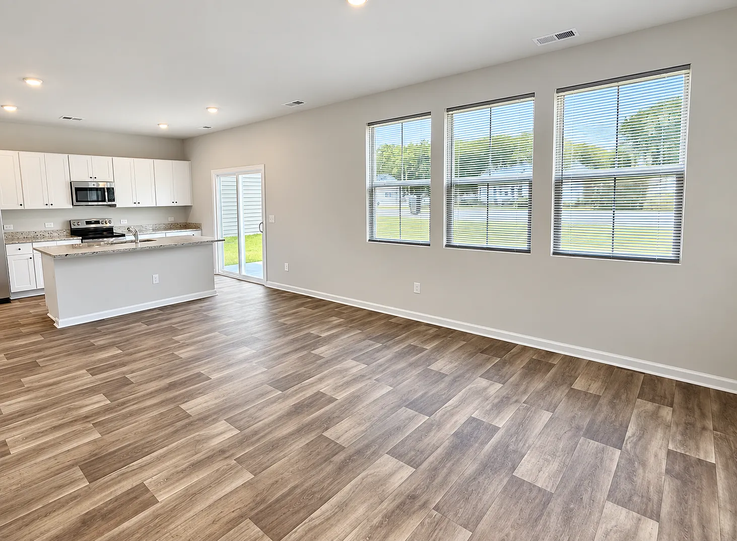 3 bed, 2.5 bath, 1616 sqft, $1,995 — Photo 4