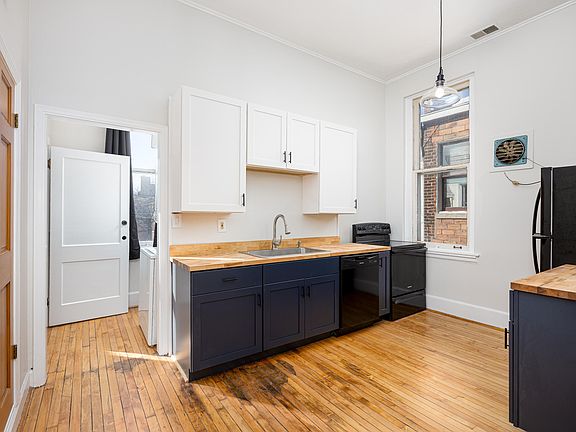 3rd image of 117 Pearl St APT 2