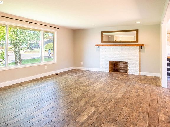 5th image of 15150 SE La Marquita Way