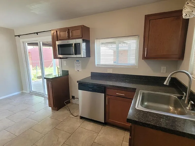 32448 Birchwood St — Photo 5