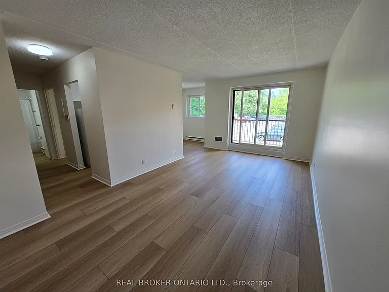 15 Wellington St #124-14 — Photo 6