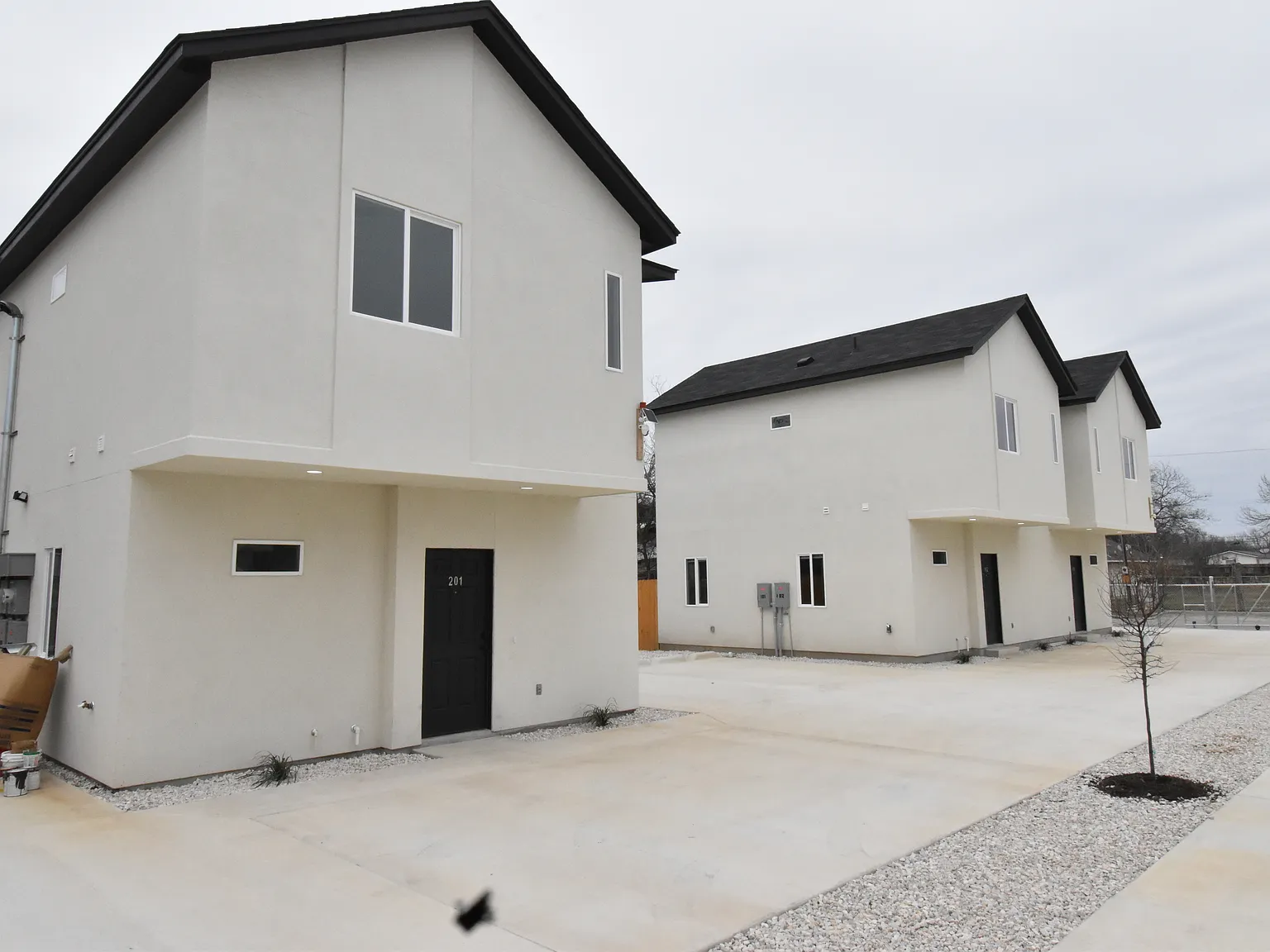 3 bed, 2.5 bath, 1100 sqft, $1,350 — Photo 2