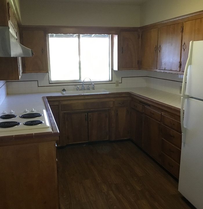 2nd image of 215 Channel Way