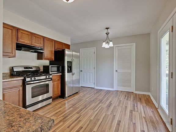 5th image of 4812 Willow Ln