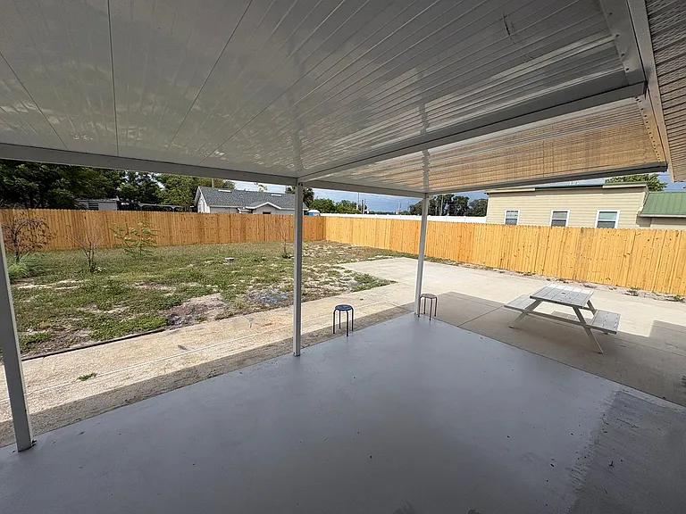 4021 Saunders — Photo 8