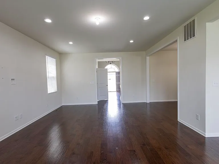 28293 Verona Dr — Photo 9