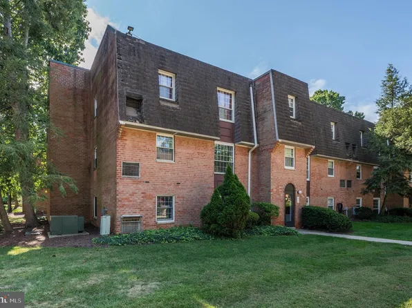 4000 Gypsy Ln Unit 229, Philadelphia, PA 19129