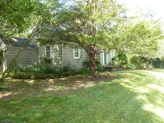5th image of 134 Woodport Rd