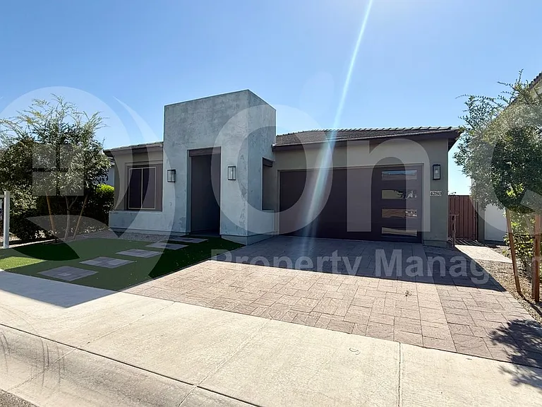 4280 S Amethyst Dr — Photo 2