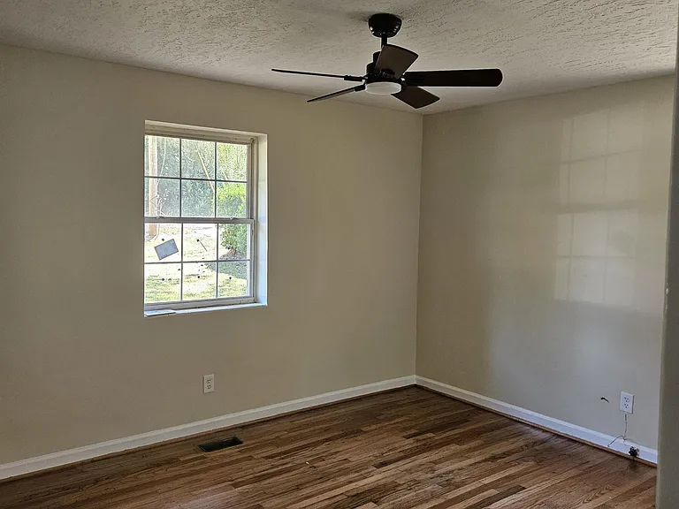 2505 Smith St — Photo 10