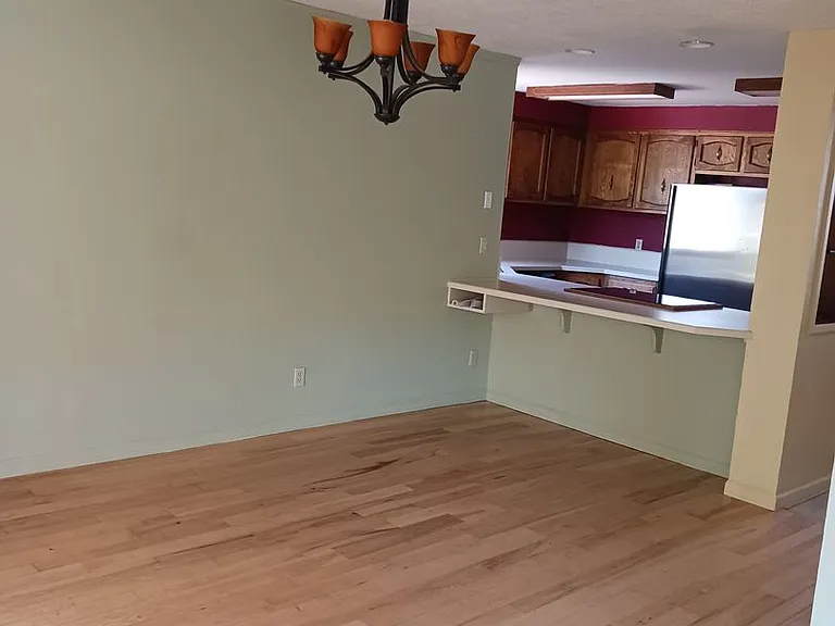 708 Highland Dr — Photo 7