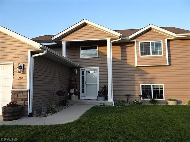 2nd image of 205 Harbor Hill Dr
