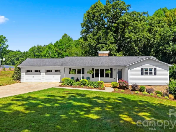4421 Calico Rd, Lenoir, NC 28645