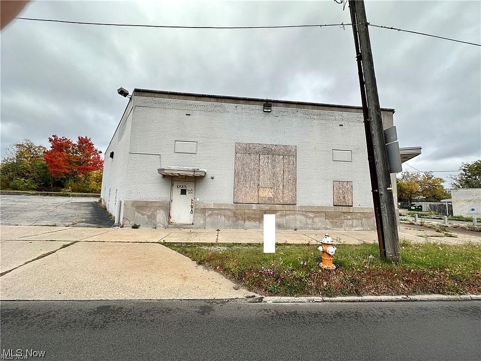 1st image of 2900 Market St