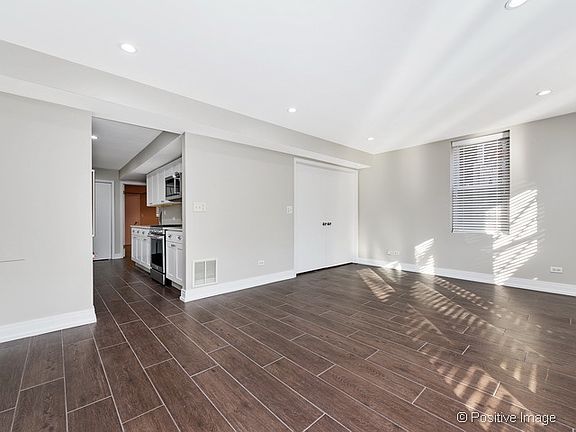 4th image of 1640 W Bloomingdale Ave #1