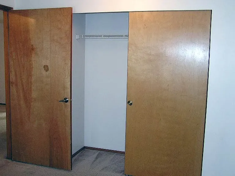 Country Park Apartments — Photo 12
