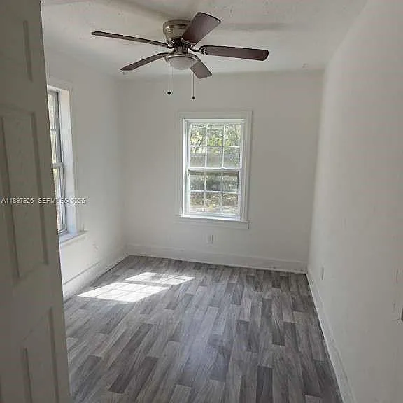 2748 Broadway Ave — Photo 39