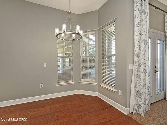5th image of 1180 Rebecca Dr