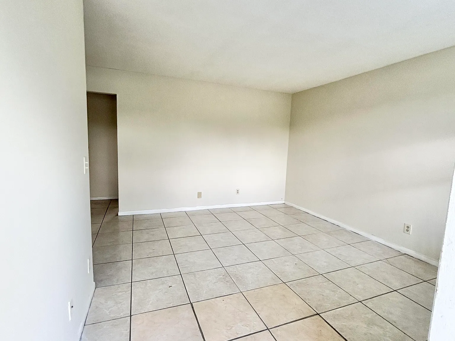 Eleven Eleven Condo — Photo 3