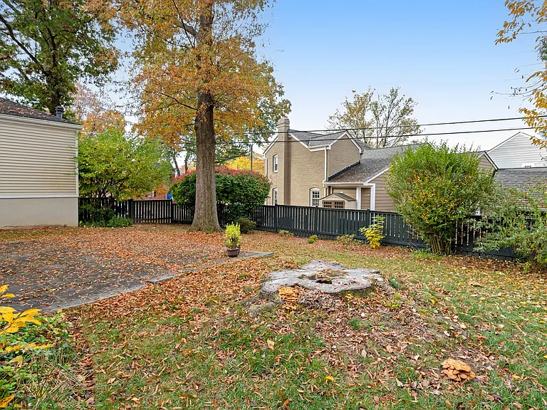2700 N Dinwiddie St — Photo 44