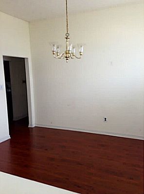 3rd image of 15740 Texas Ave