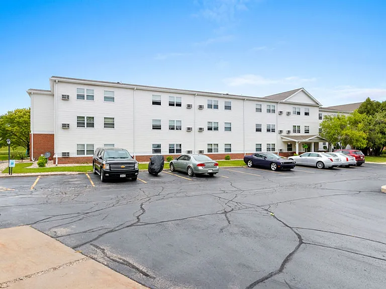 Mayville Heights Apartments is a convenient 55+ senior living community with HEAT AND WATER INCLU... — Photo 33