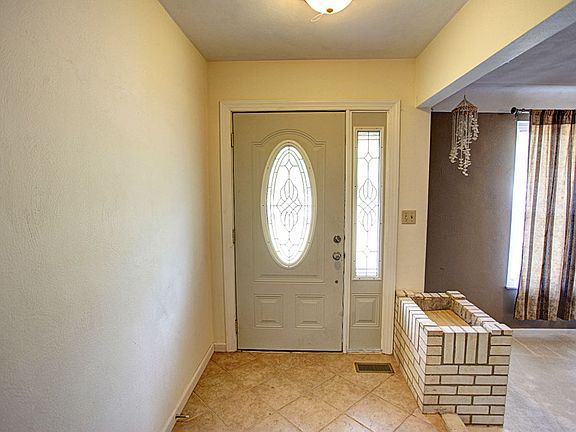 3rd image of 3693 Olde Willow Dr