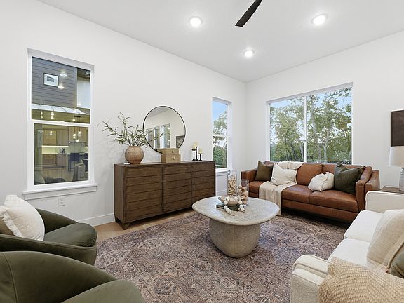 5th image of 1326 E Sunset Ct #304