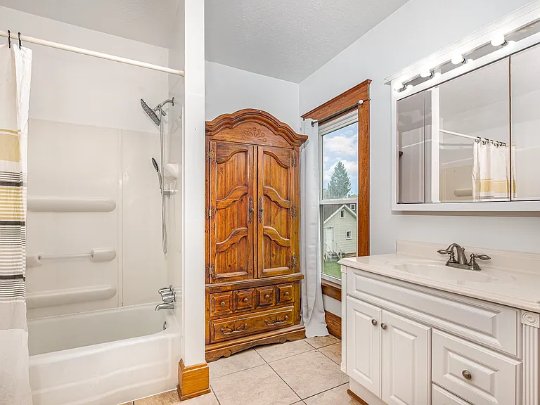 601 E Gambier St — Photo 11