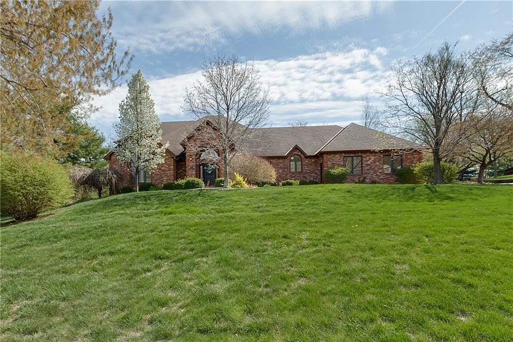 39 Court Dr, Saint Joseph, MO 64506 Zillow