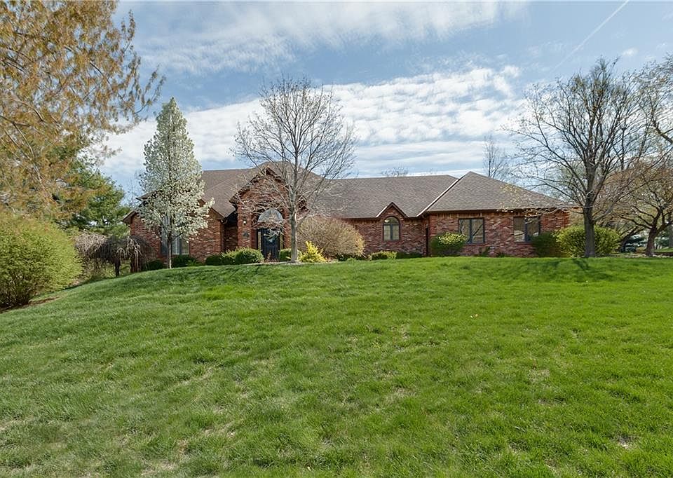 39 Court Dr, Saint Joseph, MO 64506 Zillow