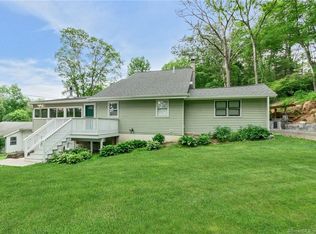 17 Chestnut Trl, Danbury, CT 06811