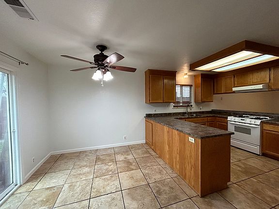 4th image of 855 Pomona Ave