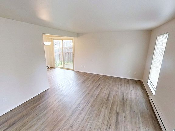 4th image of 2319 Wilson Ave #B