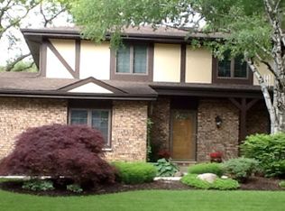 228 S Whitehall Dr, Palatine, IL