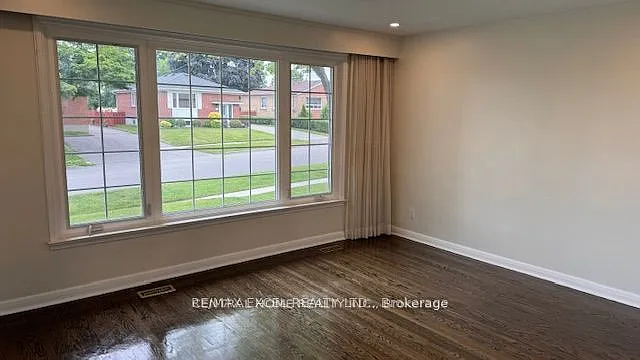 328 Jasper Ave — Photo 4