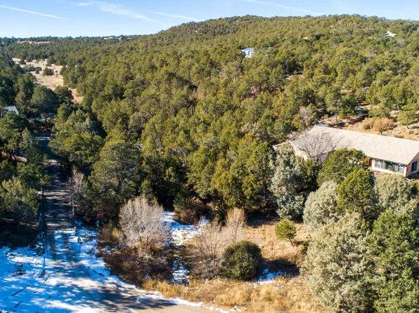 8 Cavaletti Ct, Tijeras, NM 87059