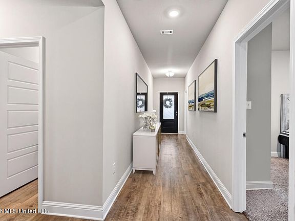 3rd image of 6001 Penni Ln