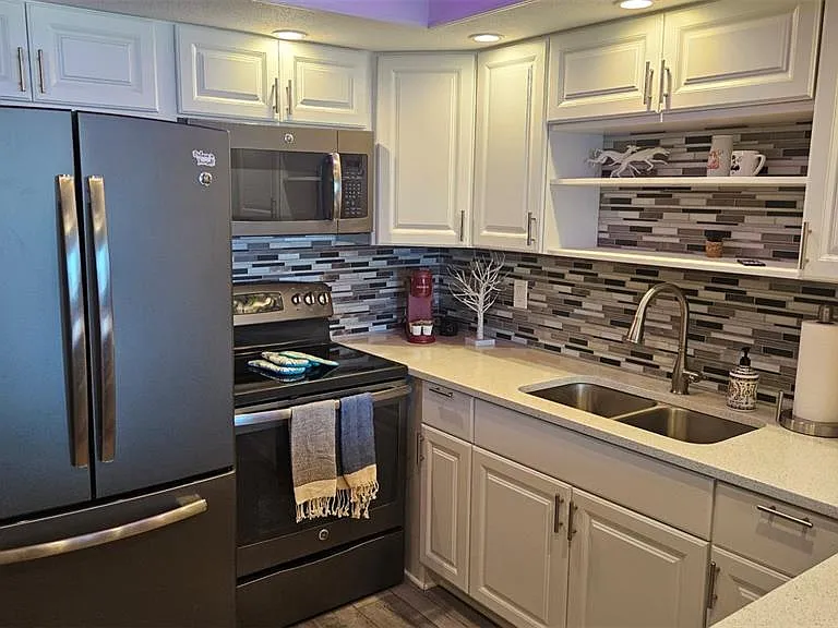 4575 Cove Cir #1105 — Photo 32