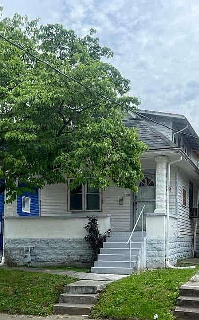 1st image of 1798 W Gaulbert Ave