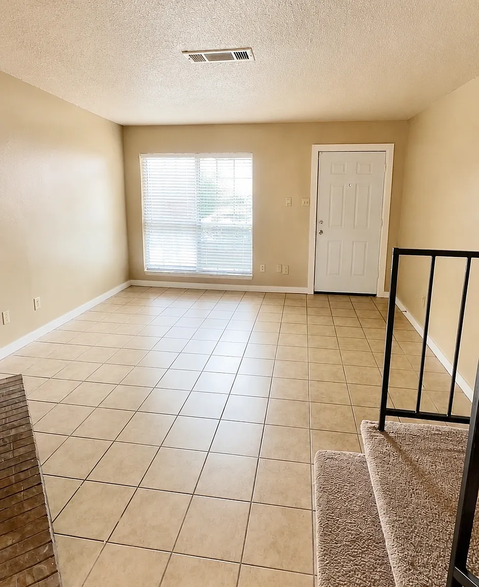 2 bed, 1.5 bath, 1100 sqft, $1,700 — Photo 4