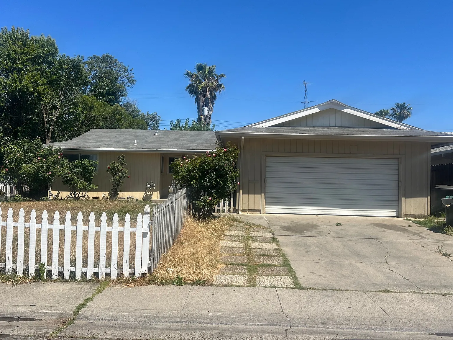 6725 50th St photo 1