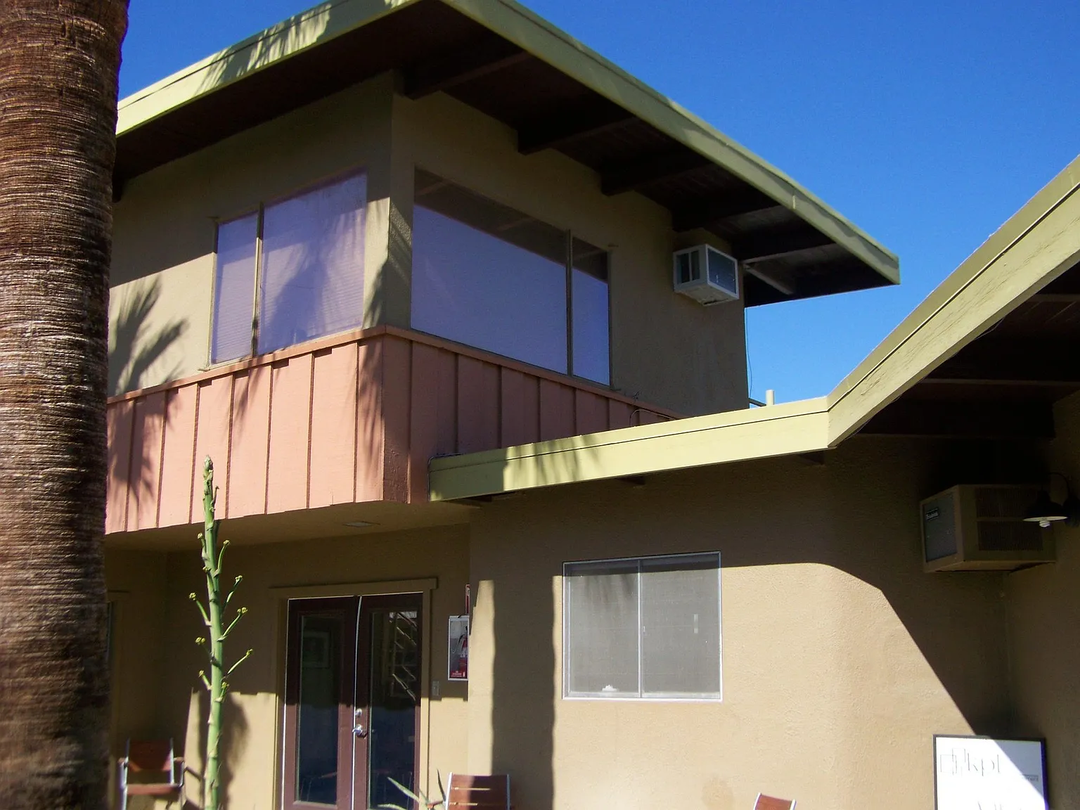 2583 N Palm Canyon Dr — Photo 2