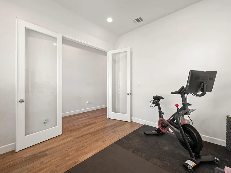343 Eagle Ford Dr — Photo 26
